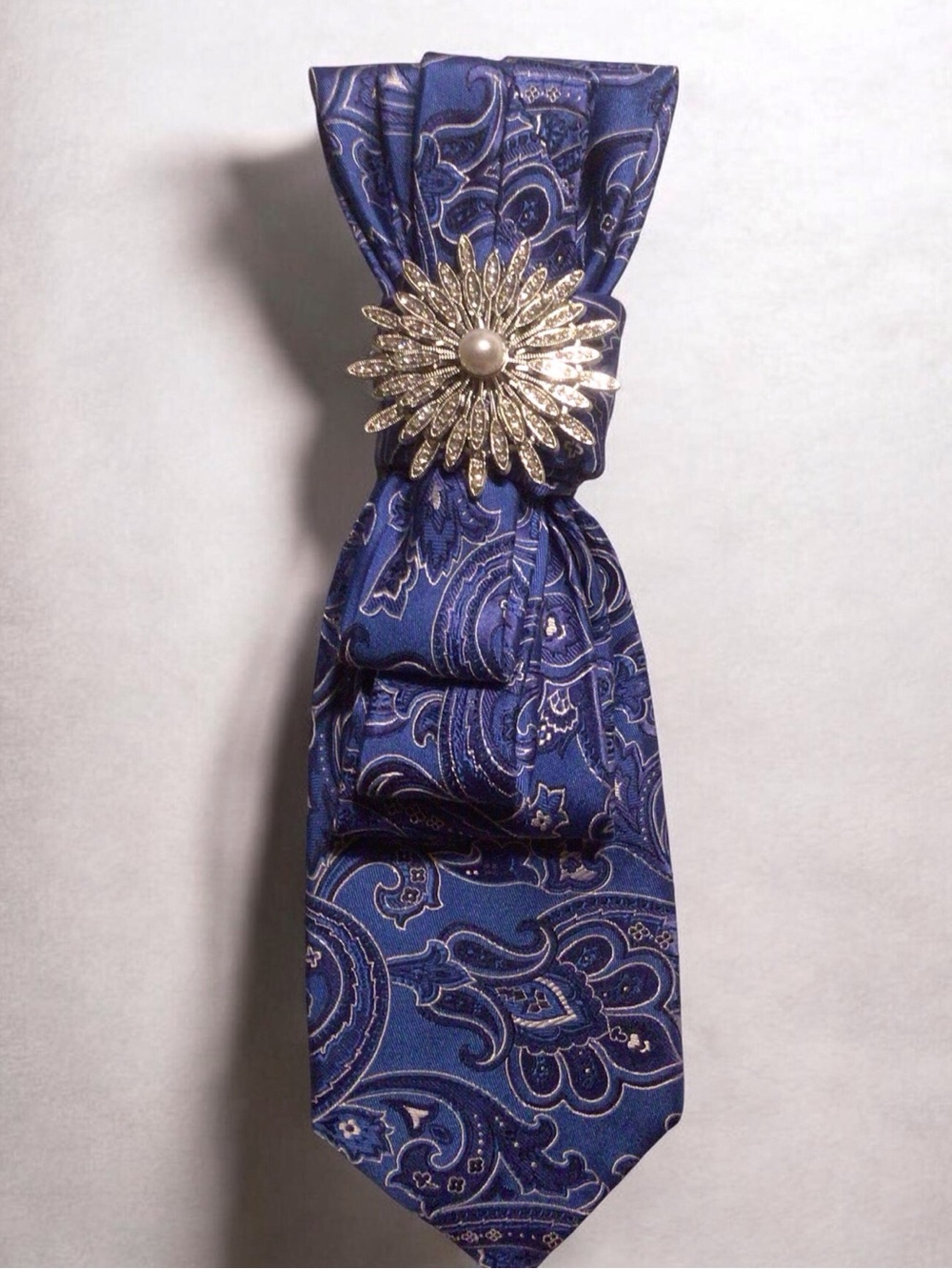 Womens Blue Paisley Silk Tie with Elegant decorative Brooch